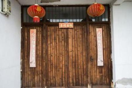 风水大师的_为什么门前要放把刀