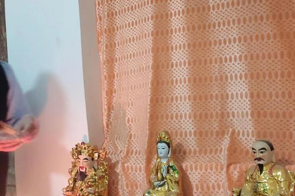 供奉观音还是供奉财神