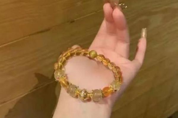 风水金命的人佩戴什么最好水晶还是玛瑙