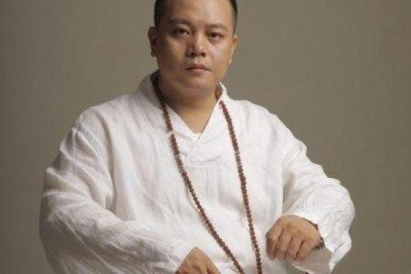 为什么有那么多人都相信大师算命？多数认为他们是骗子，但不一定