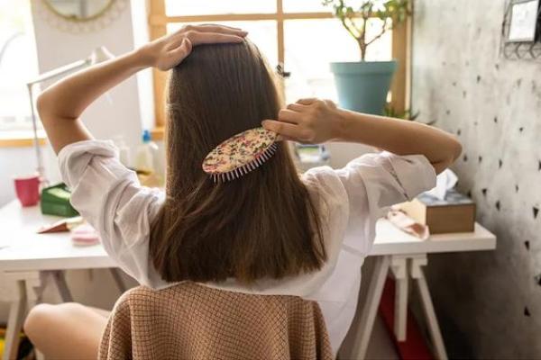 风水学女人早上梳头梳子断了好不好