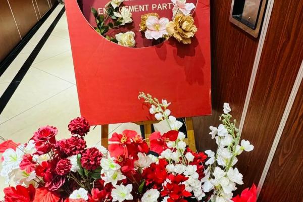 2024平安夜黄历宜订婚吗？今日订婚好不好