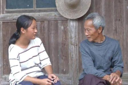 一双儿女不赡养老人，算命先生断定捡来的小儿子会报答老人
