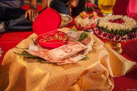 农村传统习俗：订婚又叫“发八字”，啥意思？仪式隆重有讲究