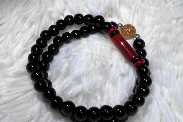 女人带黑曜石的风水禁忌有哪些 女人带黑曜石的风水禁忌有哪些