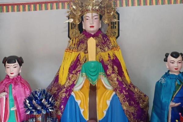 泰山奶奶附人身算命