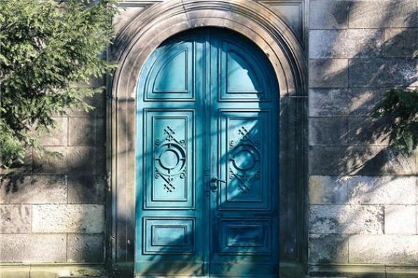 拱形路出现在门前的风水如何影响居家运势