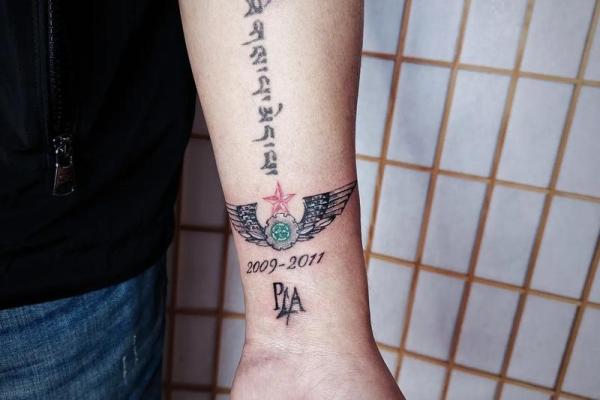 最新流行!八字纹身刻上感情密码,永恒纪念! 最新流行!八字纹身刻上感情密码,永恒纪念!