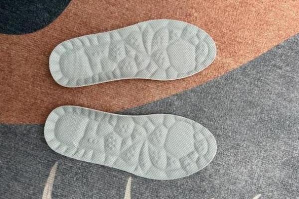 内八字反穿鞋 内八字反穿鞋
