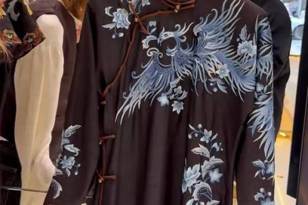 从董力四柱八字看他星途如何