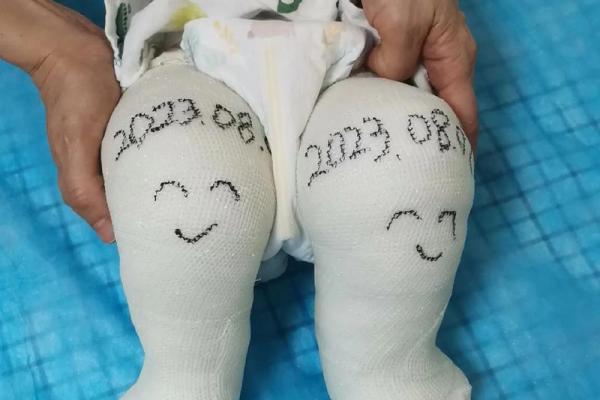 2岁八字脚 2岁八字脚