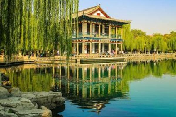 济南郎茂山附近有个算命的 济南郎茂山附近有个算命的