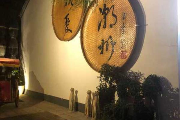汕头一景区有多个算命摊？工作人员：他们按书来说，不准也没办法